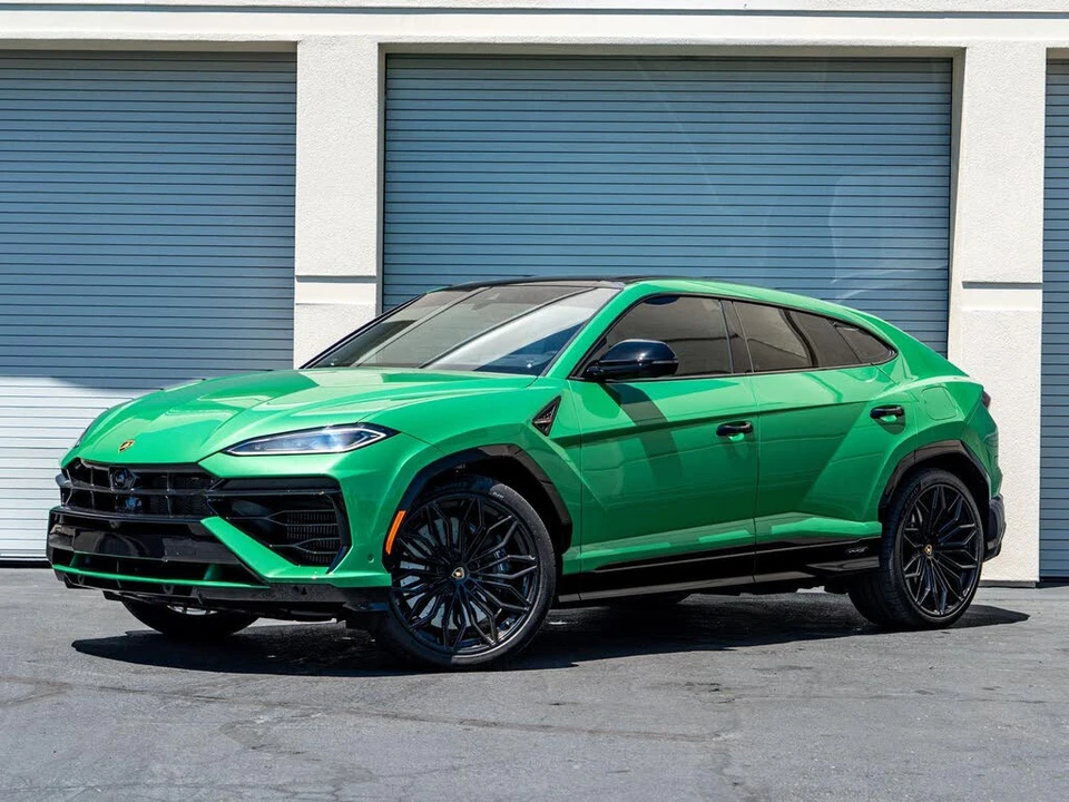 2025 Lamborghini Urus SE - Image 4 of 31