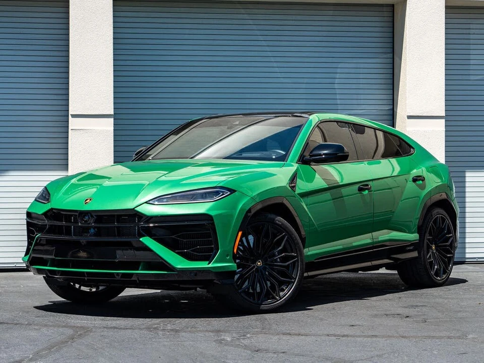 2025 Lamborghini Urus SE - Image 3 of 31