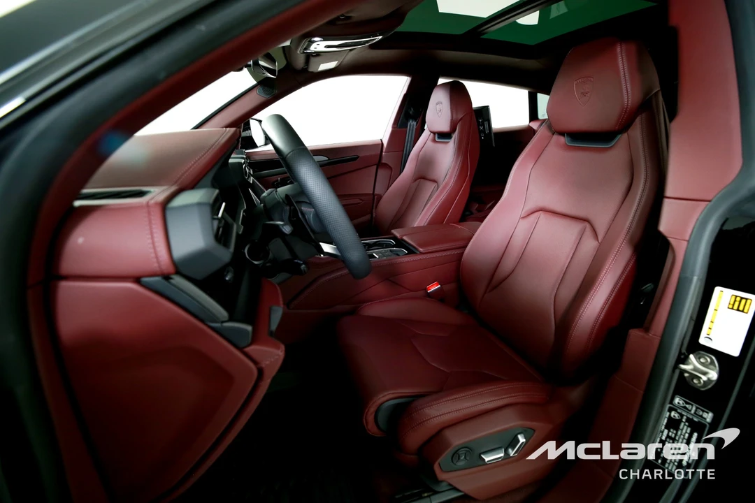 2025 Lamborghini Urus SE - Image 11 of 31