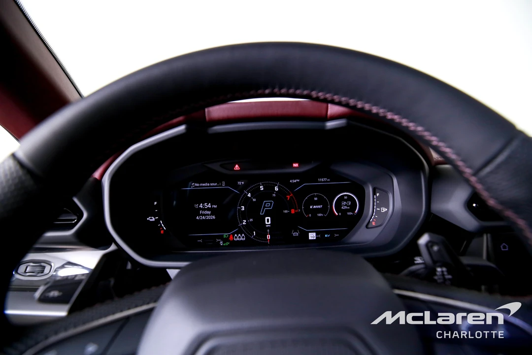 2025 Lamborghini Urus SE - Image 13 of 31