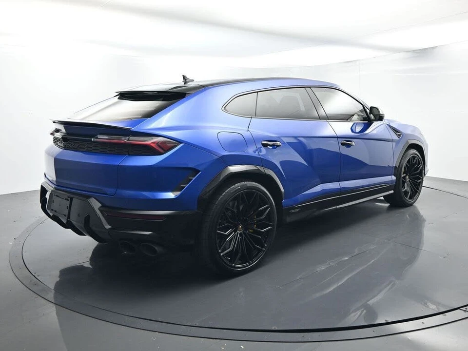 2025 Lamborghini Urus SE - Image 15 of 31