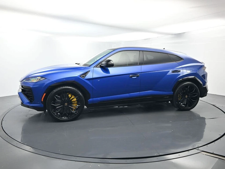 2025 Lamborghini Urus SE - Image 2 of 31