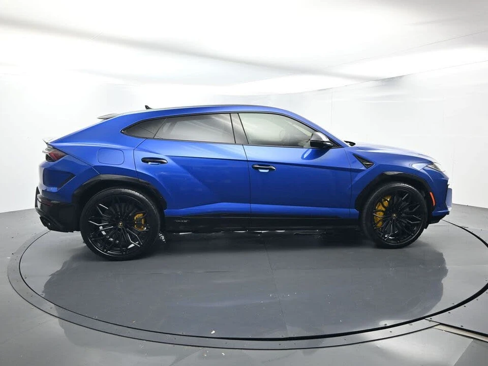 2025 Lamborghini Urus SE - Image 16 of 31