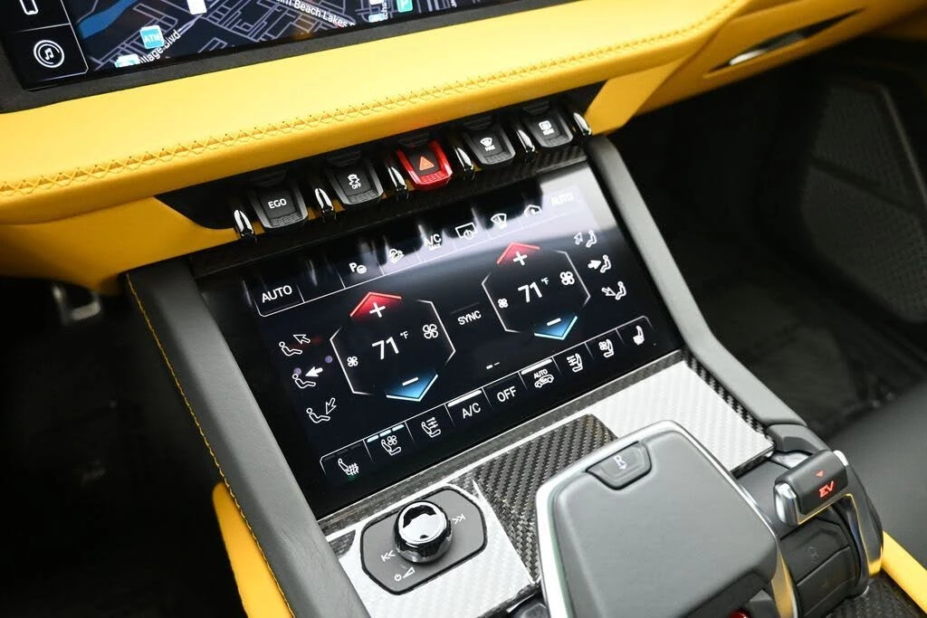 2025 Lamborghini Urus SE - Image 20 of 31