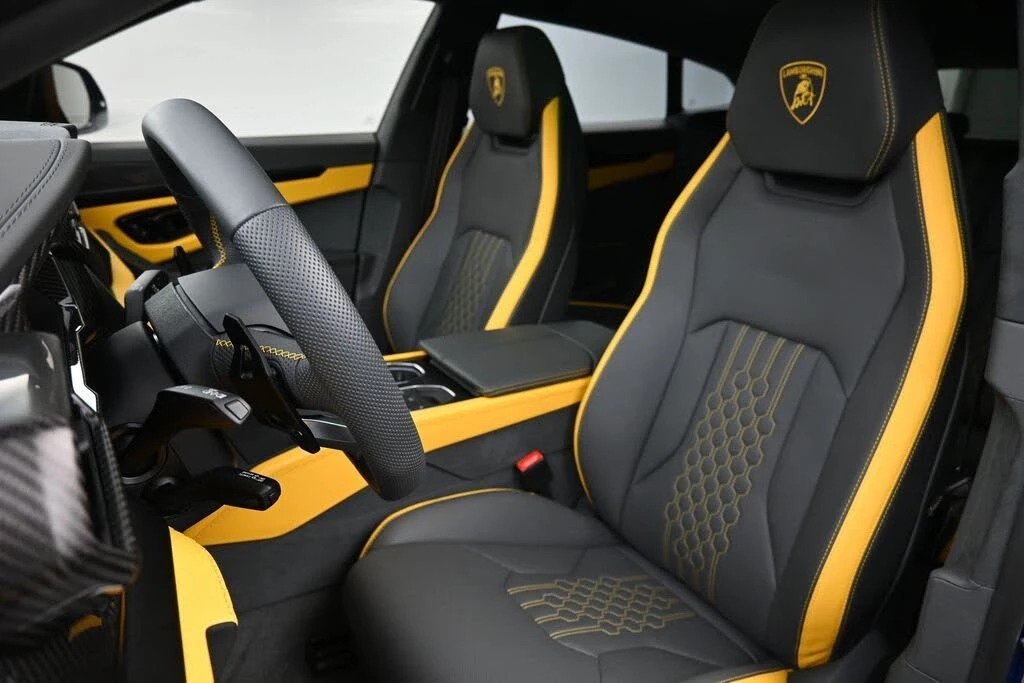 2025 Lamborghini Urus SE - Image 5 of 31