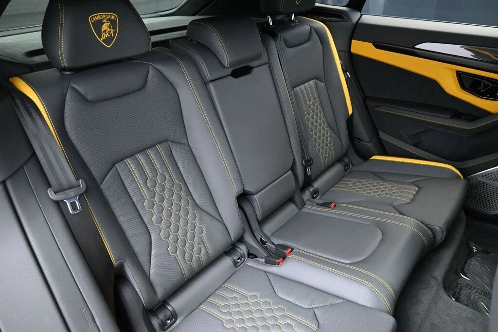 2025 Lamborghini Urus SE - Image 27 of 31