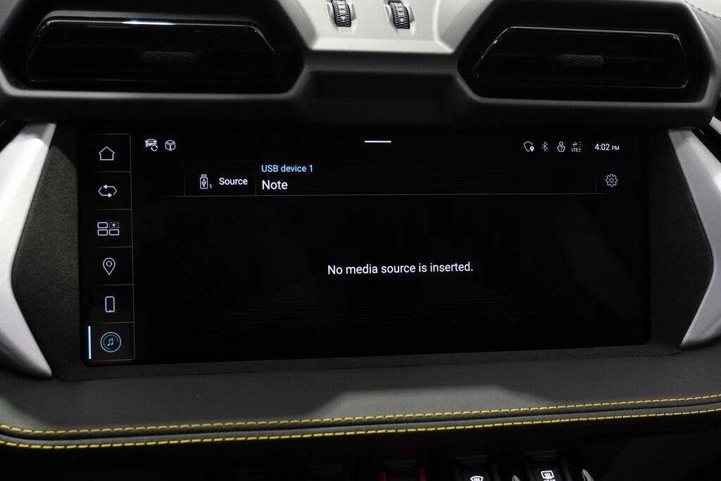 2025 Lamborghini Urus SE - Image 31 of 31