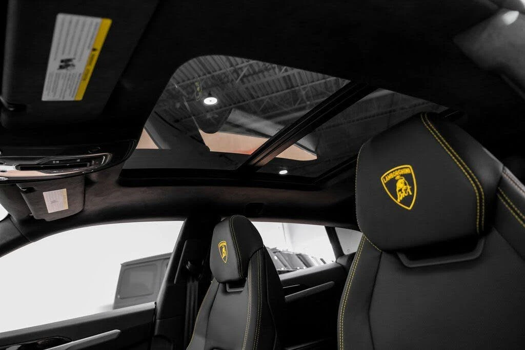 2025 Lamborghini Urus SE - Image 9 of 31