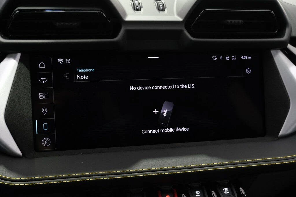 2025 Lamborghini Urus SE - Image 30 of 31