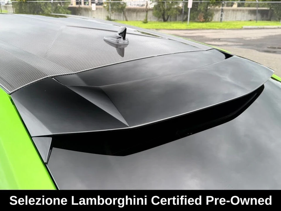 2025 Lamborghini Urus SE - Image 13 of 31