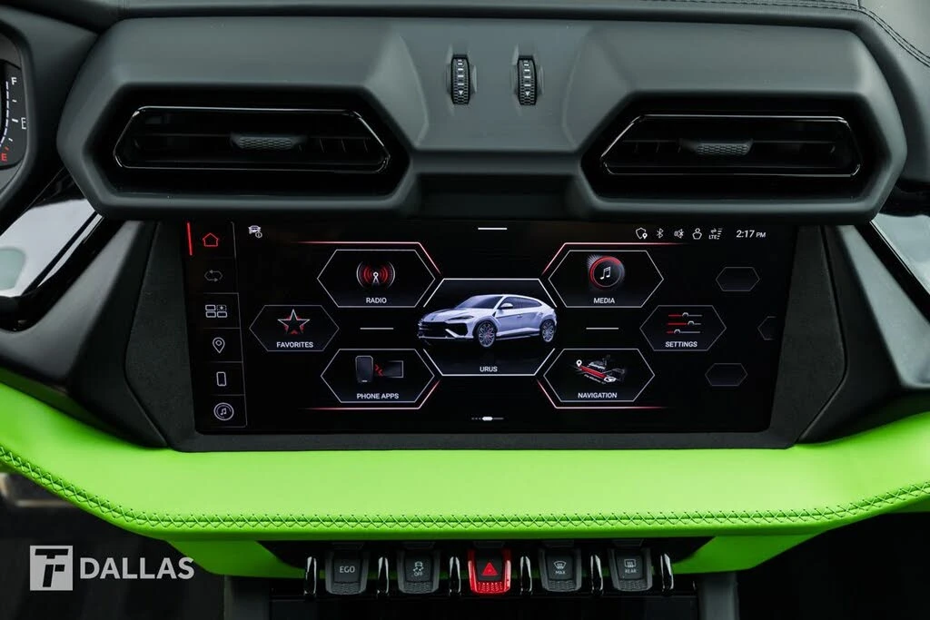 2025 Lamborghini Urus SE - Image 25 of 31