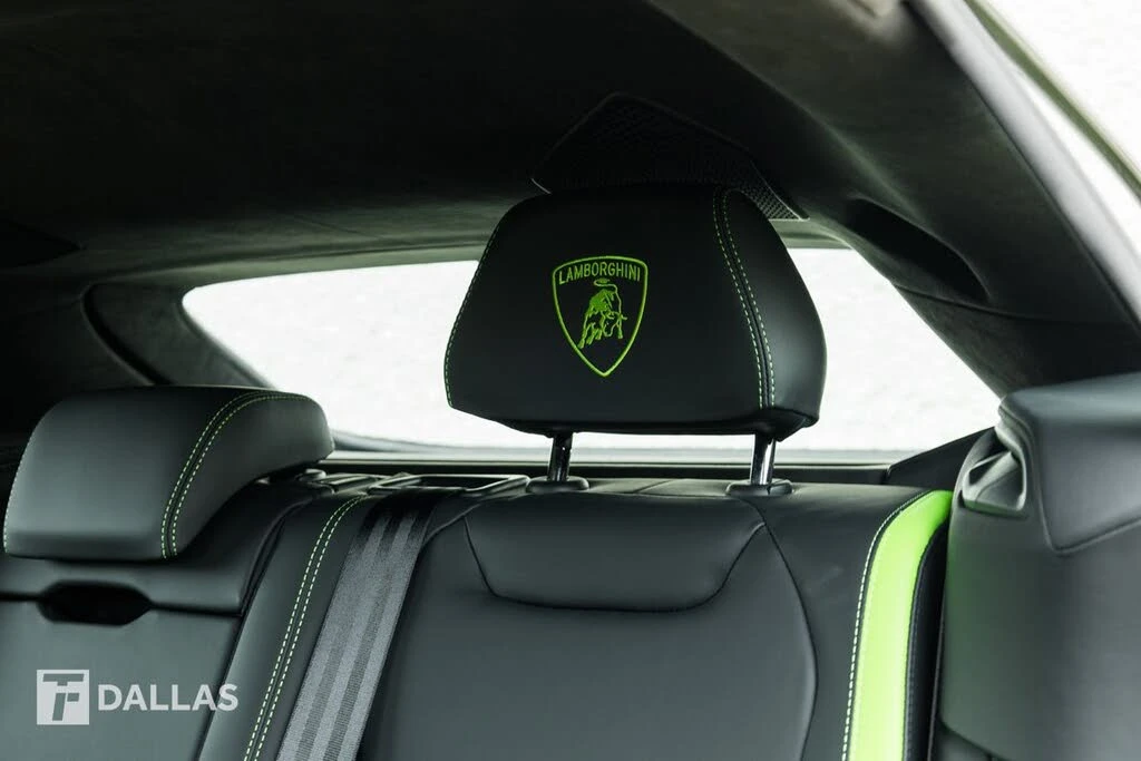 2025 Lamborghini Urus SE - Image 30 of 31