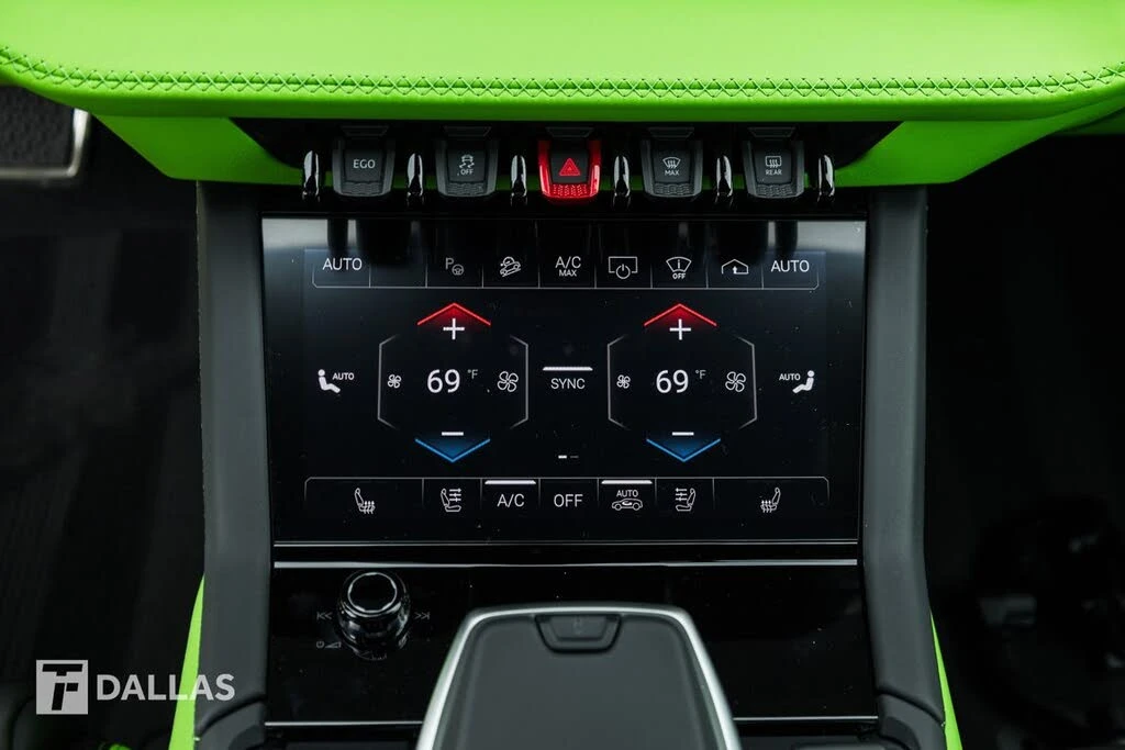 2025 Lamborghini Urus SE - Image 26 of 31