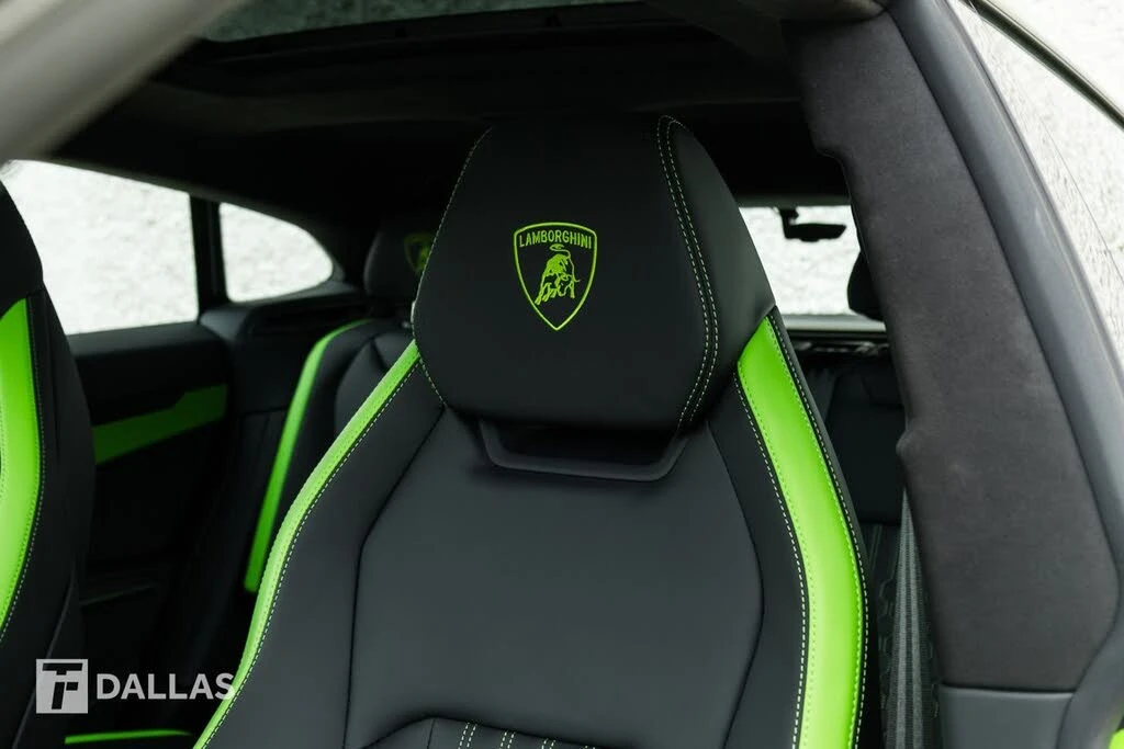 2025 Lamborghini Urus SE - Image 22 of 31