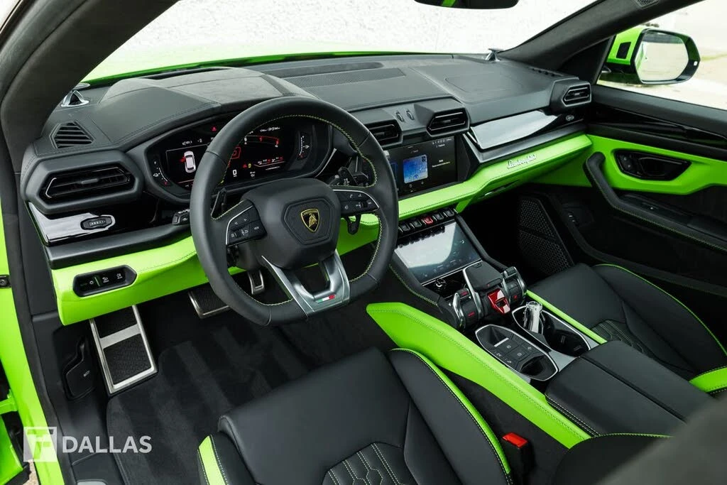 2025 Lamborghini Urus SE - Image 24 of 31