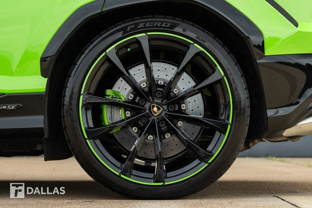 2025 Lamborghini Urus SE - Image 9 of 31