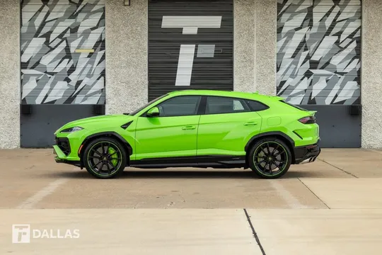 2025 Lamborghini Urus SE