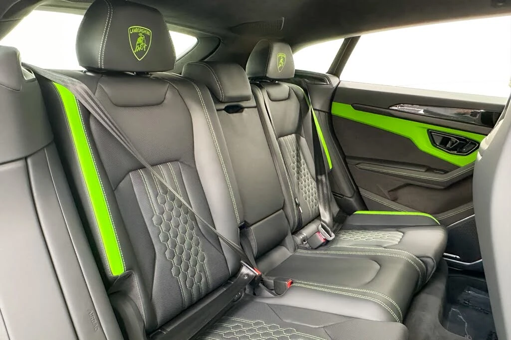 2025 Lamborghini Urus SE - Image 30 of 31