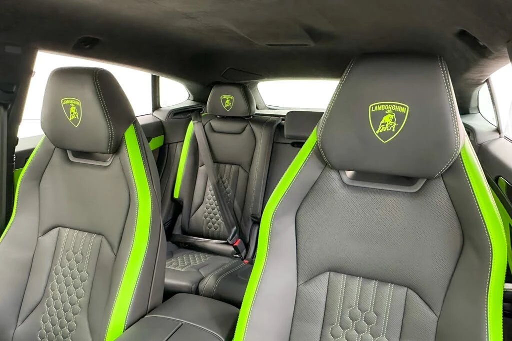 2025 Lamborghini Urus SE - Image 16 of 31