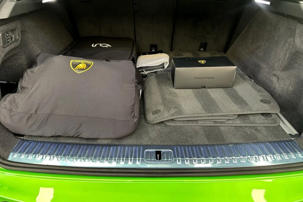 2025 Lamborghini Urus SE - Image 17 of 31
