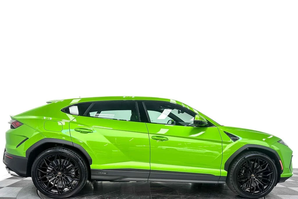 2025 Lamborghini Urus SE - Image 2 of 31
