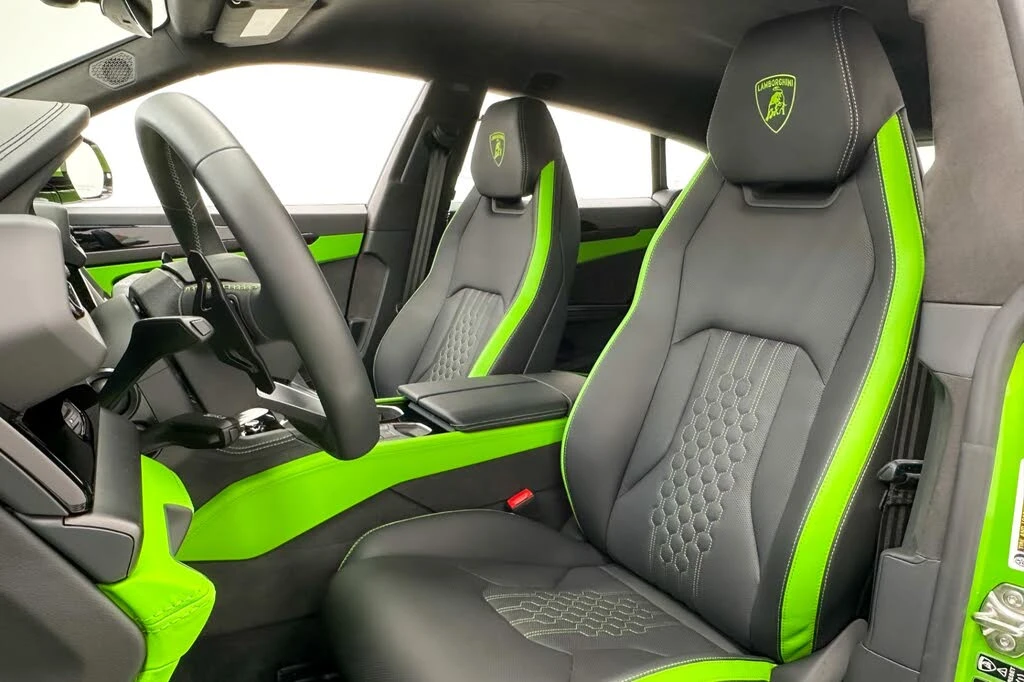 2025 Lamborghini Urus SE - Image 22 of 31