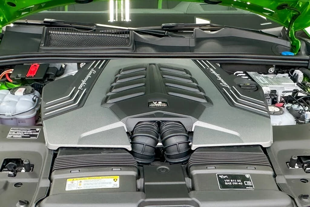 2025 Lamborghini Urus SE - Image 10 of 31