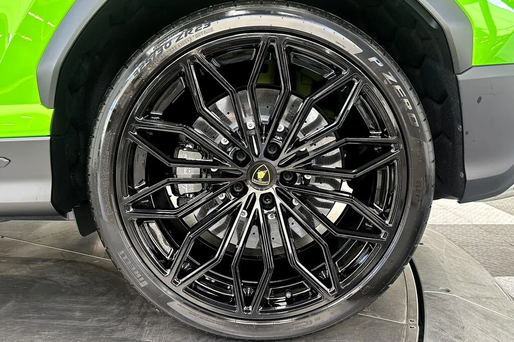 2025 Lamborghini Urus SE - Image 8 of 31