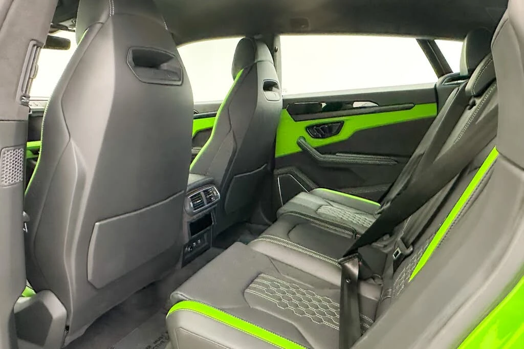 2025 Lamborghini Urus SE - Image 25 of 31