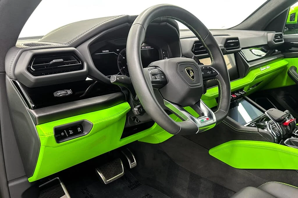 2025 Lamborghini Urus SE - Image 11 of 31