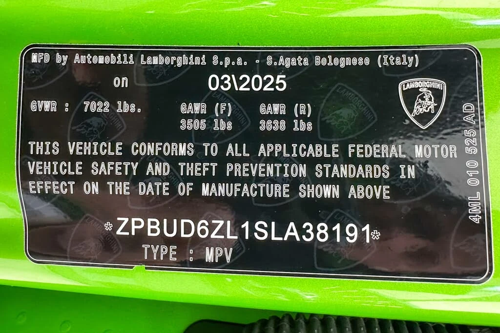 2025 Lamborghini Urus SE - Image 18 of 31
