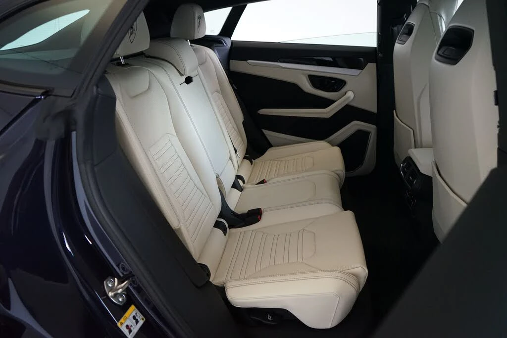 2025 Lamborghini Urus SE - Image 22 of 31