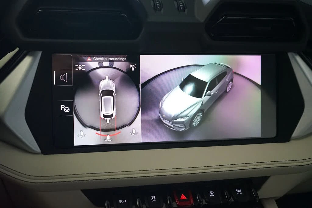 2025 Lamborghini Urus SE - Image 18 of 31