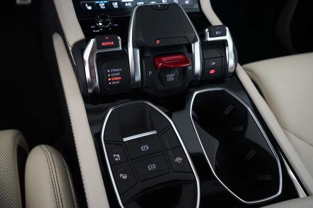 2025 Lamborghini Urus SE - Image 20 of 31