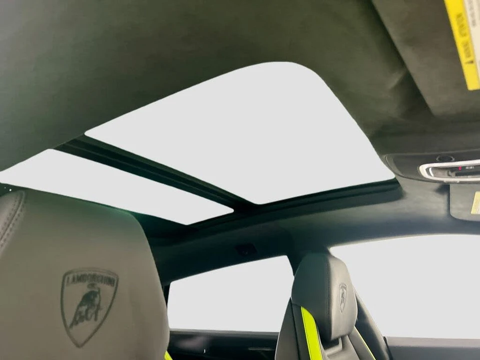 2025 Lamborghini Urus SE - Image 17 of 31