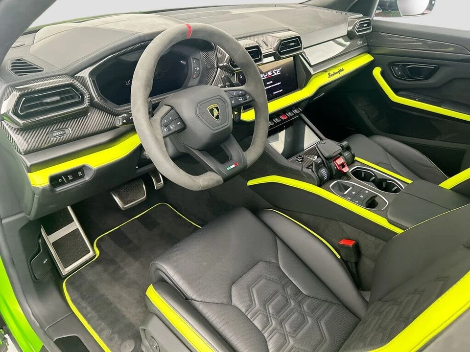 2025 Lamborghini Urus SE - Image 9 of 31