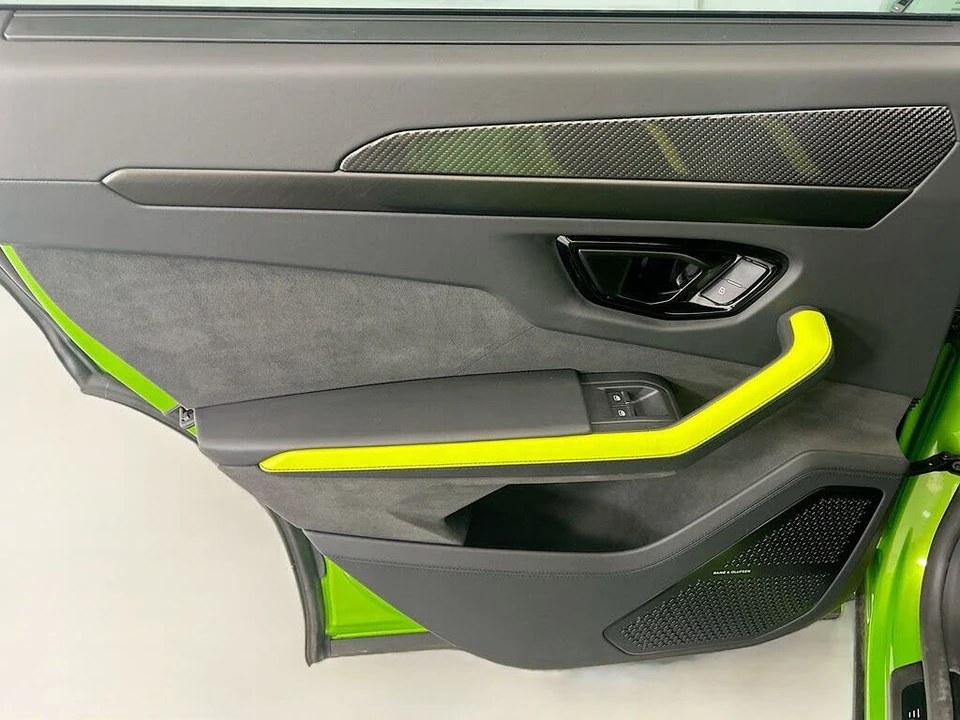 2025 Lamborghini Urus SE - Image 25 of 31