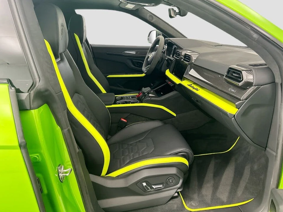 2025 Lamborghini Urus SE - Image 19 of 31