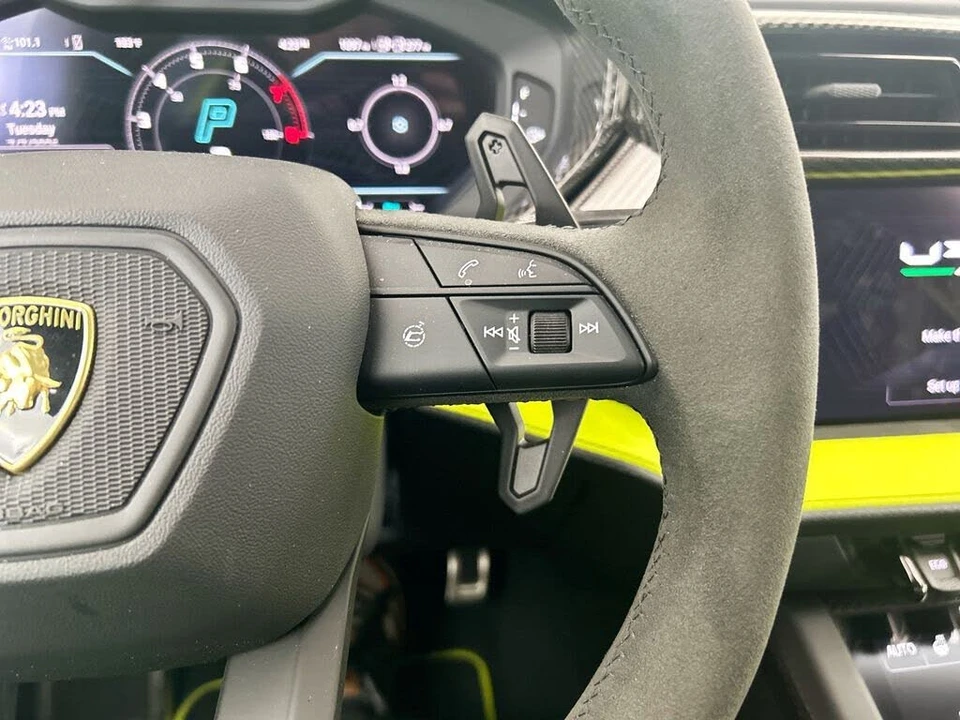 2025 Lamborghini Urus SE - Image 12 of 31