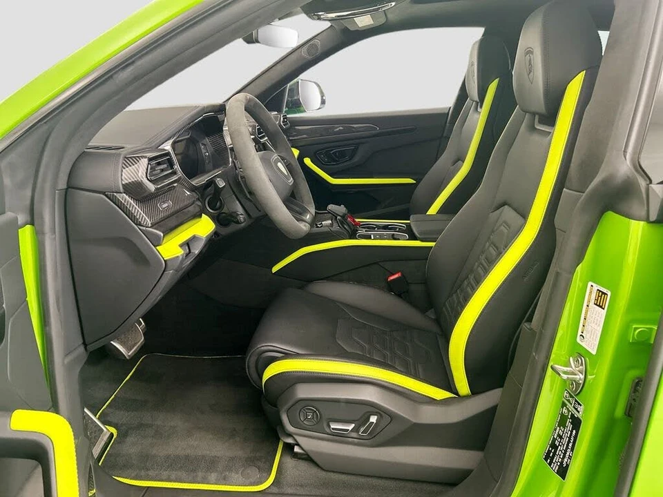 2025 Lamborghini Urus SE - Image 18 of 31