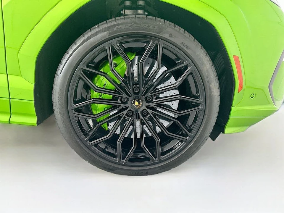 2025 Lamborghini Urus SE - Image 31 of 31