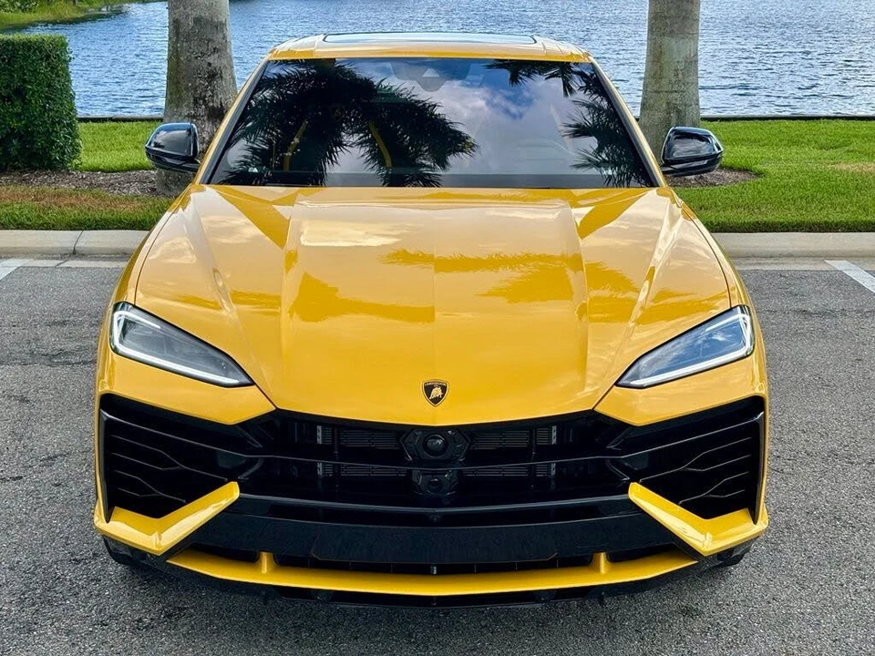 2025 Lamborghini Urus SE - Image 2 of 31