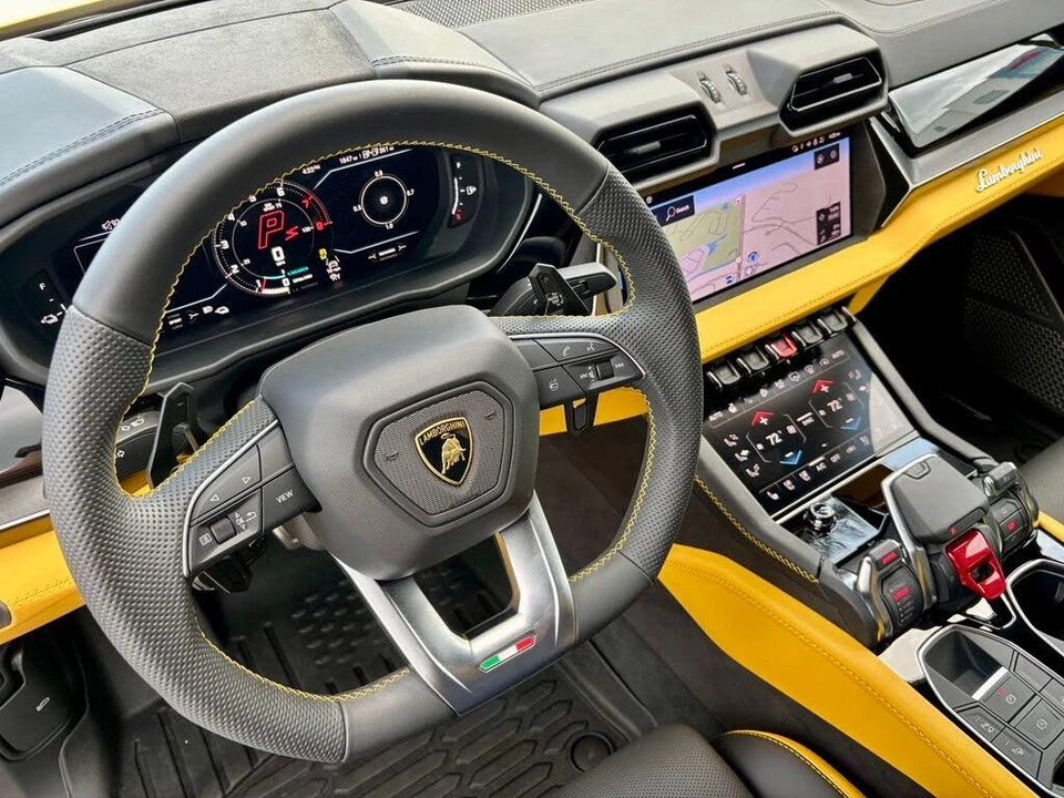 2025 Lamborghini Urus SE - Image 12 of 31