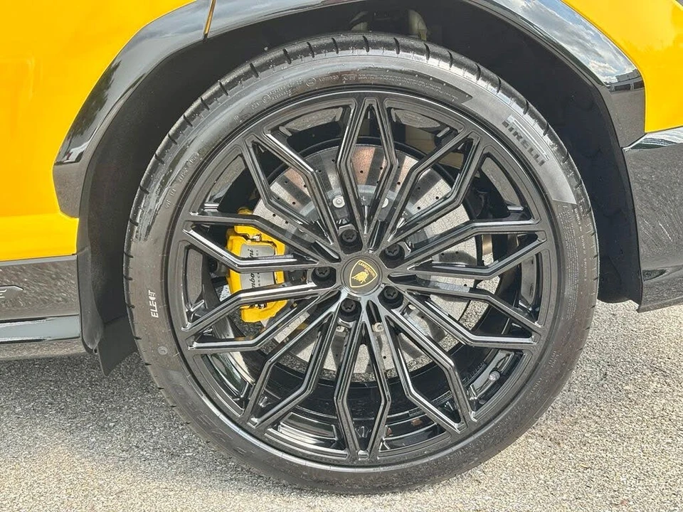 2025 Lamborghini Urus SE - Image 14 of 31