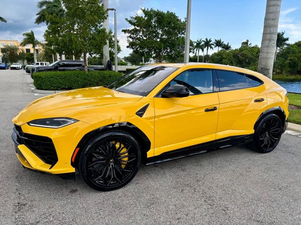 2025 Lamborghini Urus SE - Image 9 of 31