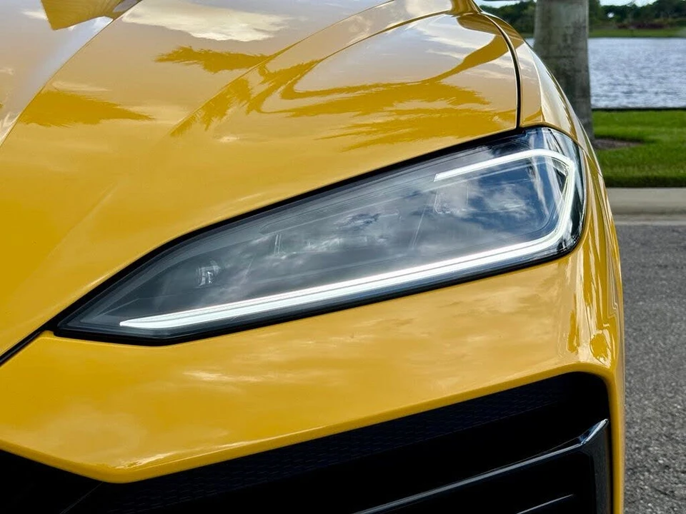 2025 Lamborghini Urus SE - Image 28 of 31