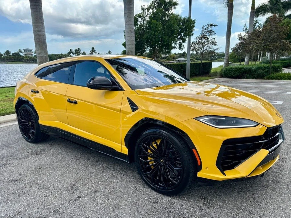 2025 Lamborghini Urus SE - Image 4 of 31