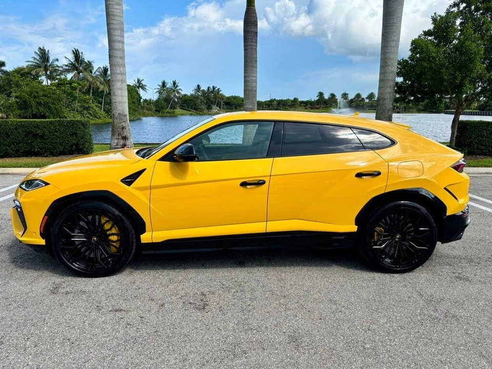 2025 Lamborghini Urus SE - Image 8 of 31