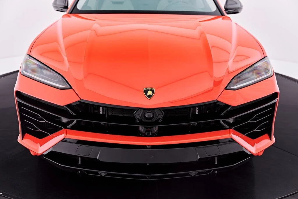 2025 Lamborghini Urus SE - Image 26 of 31