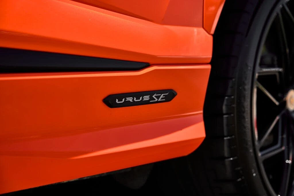 2025 Lamborghini Urus SE - Image 10 of 31
